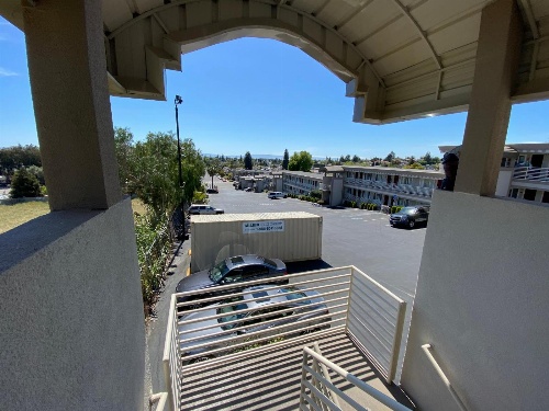 Budget Inn Of Hayward image 2