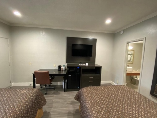 Budget Inn Of Hayward image 33