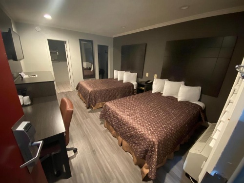 Budget Inn Of Hayward image 35